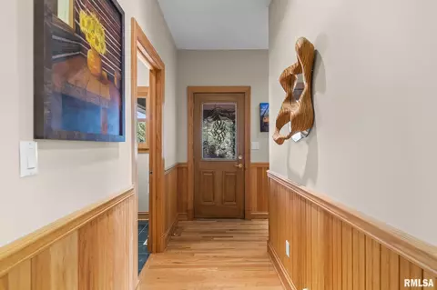 Entry Way - 1998 Chelsea Dr, Springfield, IL 62712 photo 4 of 8