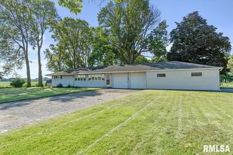 Exterior - 400 Southwind Rd, Springfield, IL 62703 photo 4 of 11