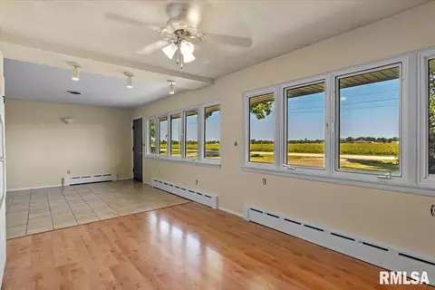 Living - 400 Southwind Rd, Springfield, IL 62703 photo 4 of 4