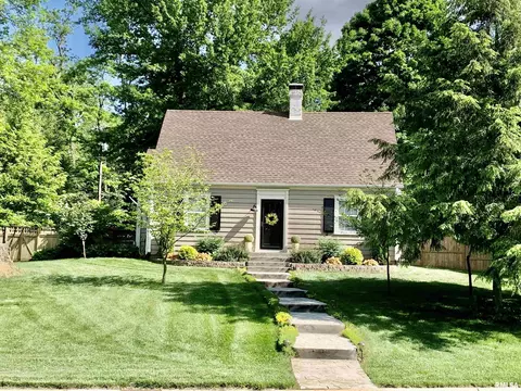 2 Fairview Ct, Jacksonville, IL 62650