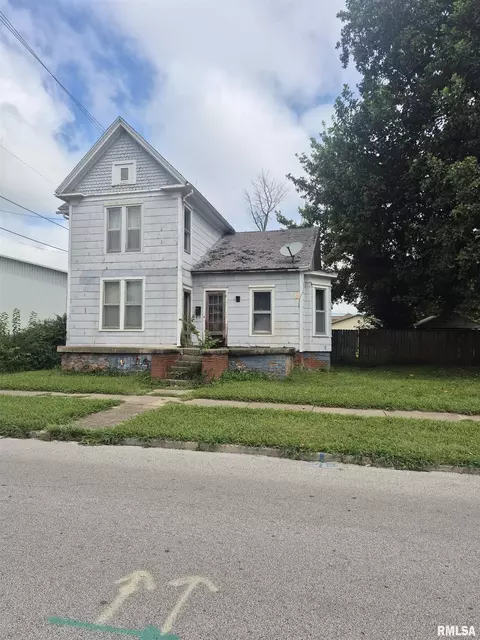322 E College Ave, Jacksonville, IL 62650