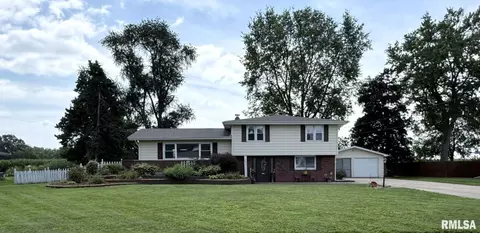 374 Kenwick Dr, Galesburg, IL 61401