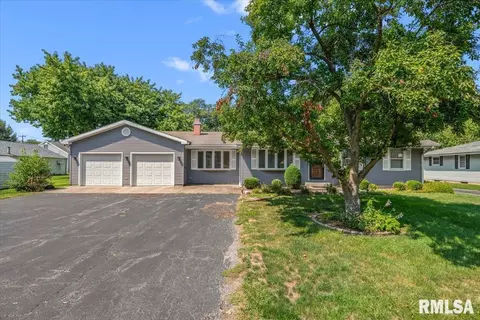 1365 Goltra Ave, Jacksonville, IL 62650
