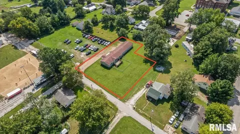 View/Area - 425 E North St, Pittsfield, IL 62363 photo 4 of 5