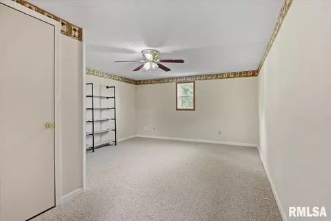 Bedroom - 425 E North St, Pittsfield, IL 62363 photo 7 of 7