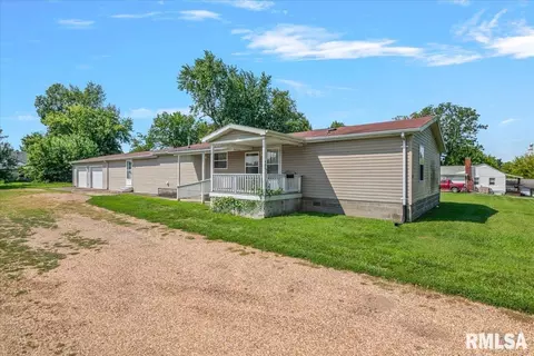 Other - 425 E North St, Pittsfield, IL 62363 photo 2 of 15