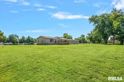 Exterior - 425 E North St, Pittsfield, IL 62363 photo 5 of 6