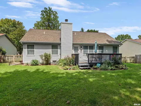Exterior - 1212 Dani Ln, Springfield, IL 62712 photo 6 of 9
