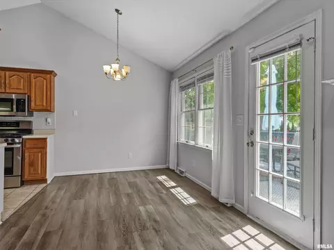 Dining - 1212 Dani Ln, Springfield, IL 62712 photo 1 of 1