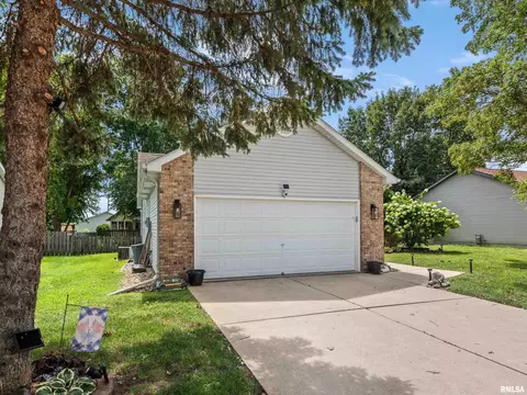 Exterior - 1212 Dani Ln, Springfield, IL 62712 photo 3 of 9