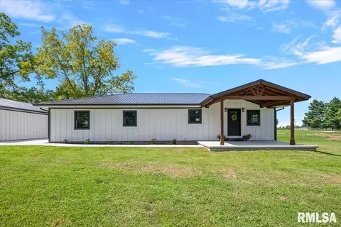 1503 N Mt Zion Rd, Jacksonville, IL 62650