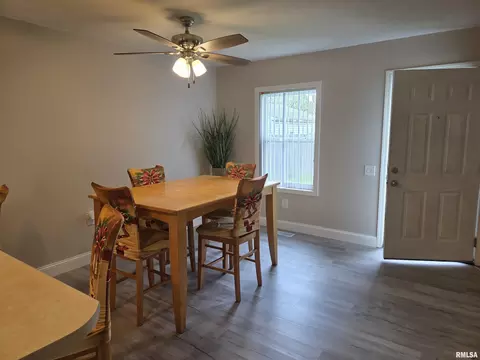 Dining - 1405 Edwards St, Springfield, IL 62703 photo 2 of 2
