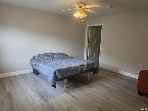 Bedroom - 1405 Edwards St, Springfield, IL 62703 photo 4 of 5