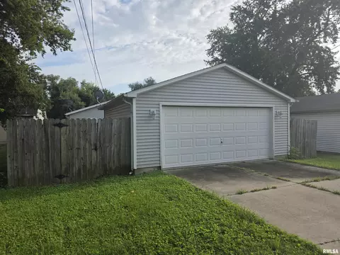 Exterior - 1405 Edwards St, Springfield, IL 62703 photo 3 of 4