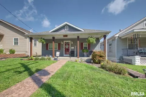 2731 Chestnut St, Quincy, IL 62301
