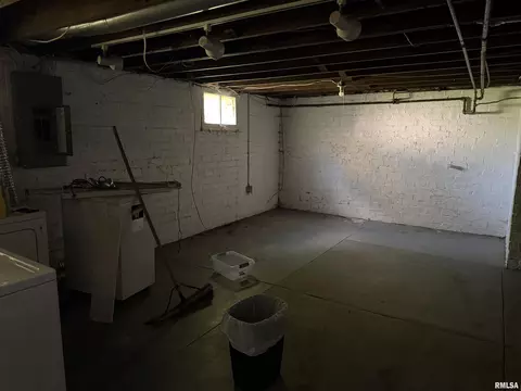 Other - 619 E Oak St, Springfield, IL 62703 photo 10 of 12