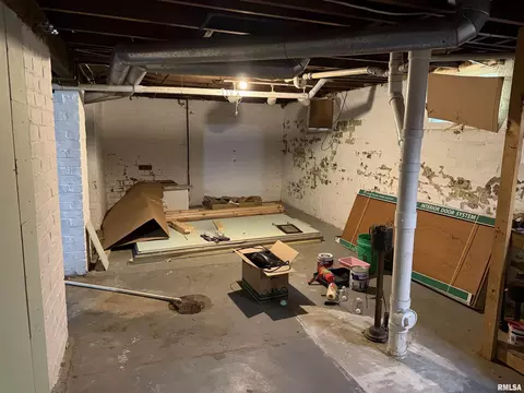 Other - 619 E Oak St, Springfield, IL 62703 photo 9 of 12