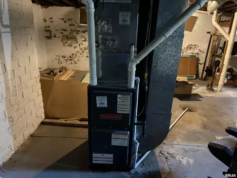 Other - 619 E Oak St, Springfield, IL 62703 photo 3 of 12