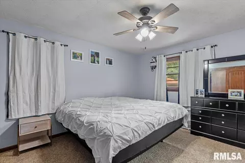 Bedroom - 97 Circle Dr, Springfield, IL 62703 photo 1 of 6