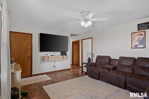 Entry Way - 703 E Holden St, Virden, IL 62690 photo 2 of 2