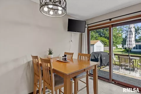 Dining - 703 E Holden St, Virden, IL 62690 photo 1 of 1
