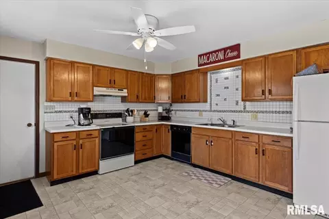 Kitchen - 703 E Holden St, Virden, IL 62690 photo 2 of 3