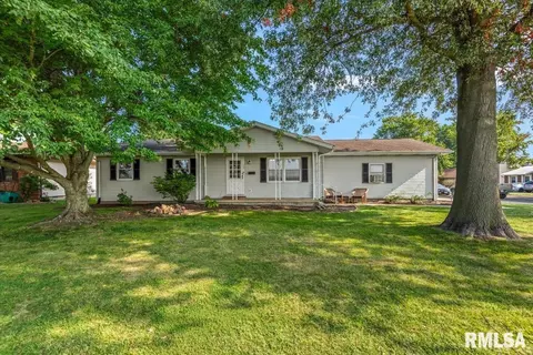 Other - 703 E Holden St, Virden, IL 62690 photo 2 of 9