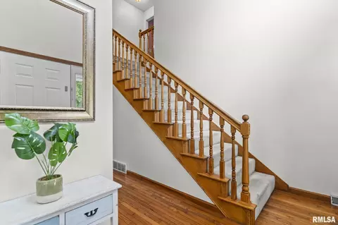 Entry Way - 8 Abbey Ct, Chatham, IL 62629 photo 1 of 3