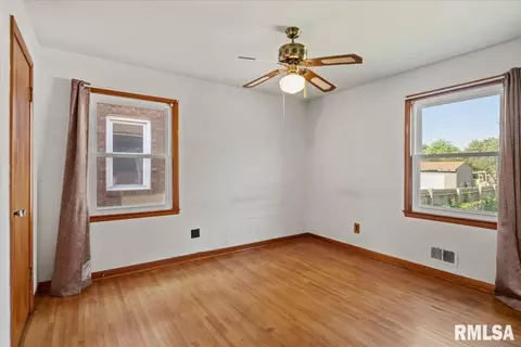 Bedroom - 229 N Milton Ave, Springfield, IL 62702 photo 3 of 4