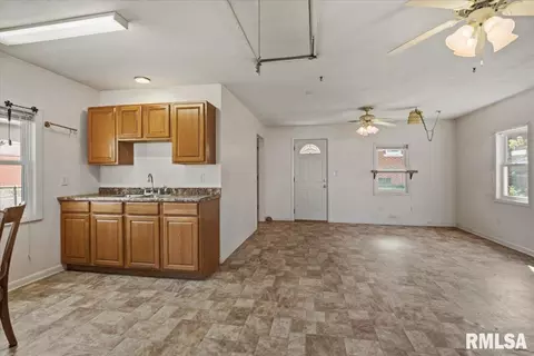 Entry Way - 229 N Milton Ave, Springfield, IL 62702 photo 3 of 3