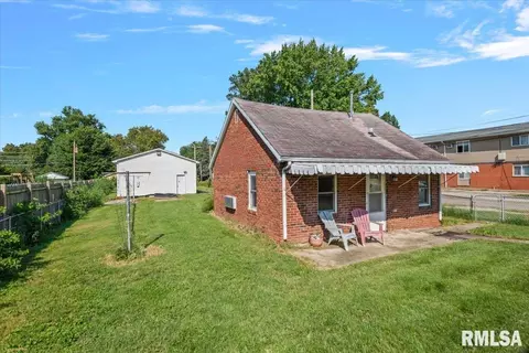 Exterior - 229 N Milton Ave, Springfield, IL 62702 photo 3 of 9