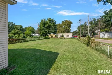 Exterior - 229 N Milton Ave, Springfield, IL 62702 photo 8 of 9