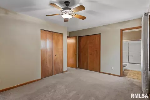 Bedroom - 2517 Columbus Cir, Springfield, IL 62703 photo 2 of 3