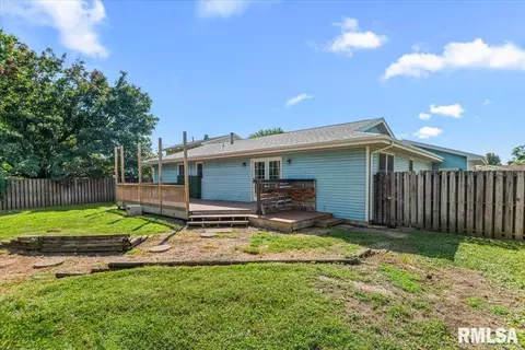 Exterior - 2517 Columbus Cir, Springfield, IL 62703 photo 4 of 10