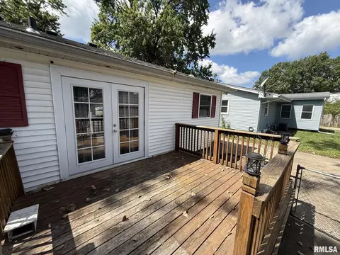 Exterior - 18 Radcliff Rd, Springfield, IL 62703 photo 3 of 7
