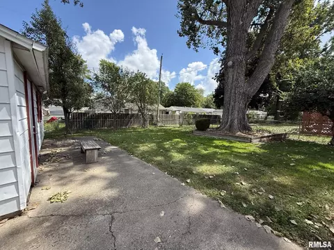 Exterior - 18 Radcliff Rd, Springfield, IL 62703 photo 7 of 7