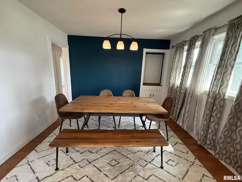 Dining - 18 Radcliff Rd, Springfield, IL 62703 photo 1 of 3