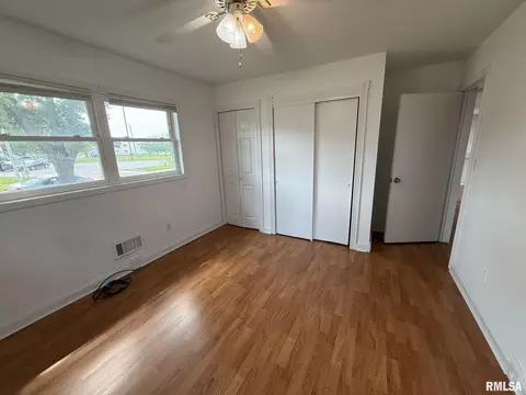 Bedroom - 18 Radcliff Rd, Springfield, IL 62703 photo 2 of 5