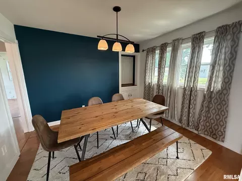 Dining - 18 Radcliff Rd, Springfield, IL 62703 photo 2 of 3