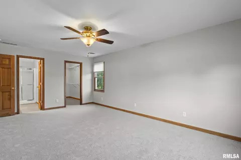 Bedroom - 2316 Shabbona Dr, Springfield, IL 62702 photo 1 of 12