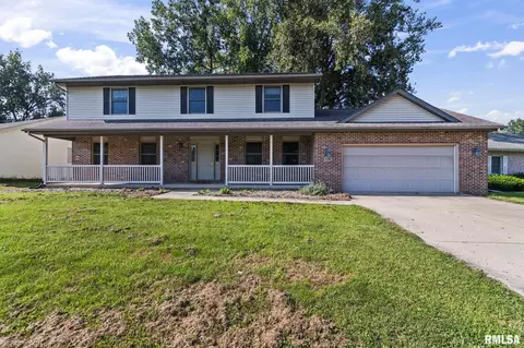 Exterior - 2316 Shabbona Dr, Springfield, IL 62702 photo 1 of 6