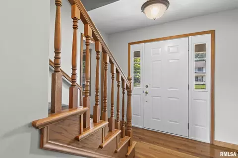 Entry Way - 2316 Shabbona Dr, Springfield, IL 62702 photo 1 of 5