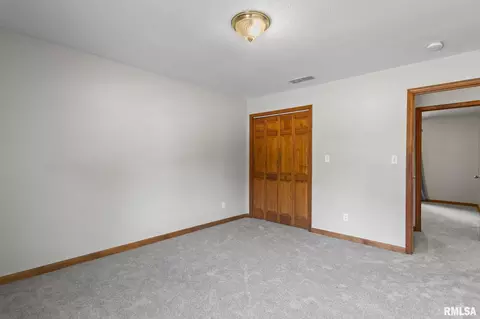 Bedroom - 2316 Shabbona Dr, Springfield, IL 62702 photo 11 of 12