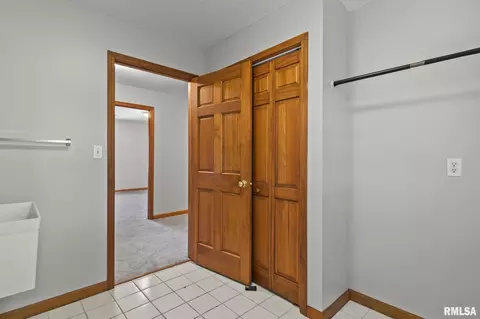 Other - 2316 Shabbona Dr, Springfield, IL 62702 photo 9 of 11