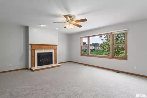 Living - 2316 Shabbona Dr, Springfield, IL 62702 photo 5 of 7