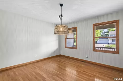 Other - 2316 Shabbona Dr, Springfield, IL 62702 photo 6 of 11