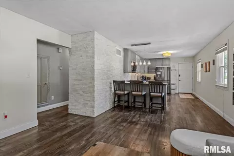 Entry Way - 60 Archer Ave, Springfield, IL 62704 photo 1 of 2