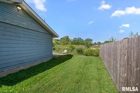 Exterior - 2517 Burton Dr, Springfield, IL 62703 photo 3 of 6