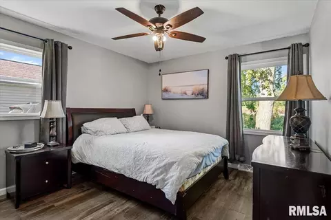 Bedroom - 2517 Burton Dr, Springfield, IL 62703 photo 1 of 6