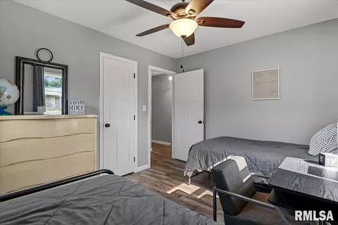 Bedroom - 2517 Burton Dr, Springfield, IL 62703 photo 4 of 6